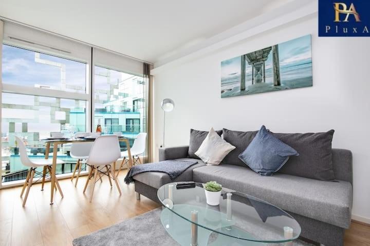 Pluxa Azure Cubic - Azure Cityview, Corporate Stays Welcome เบอร์มิงแฮม ภายนอก รูปภาพ