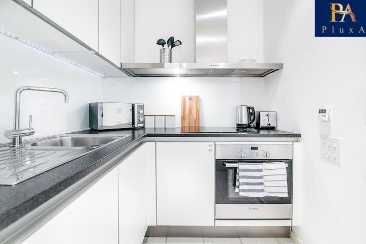 Pluxa Azure Cubic - Azure Cityview, Corporate Stays Welcome เบอร์มิงแฮม ภายนอก รูปภาพ